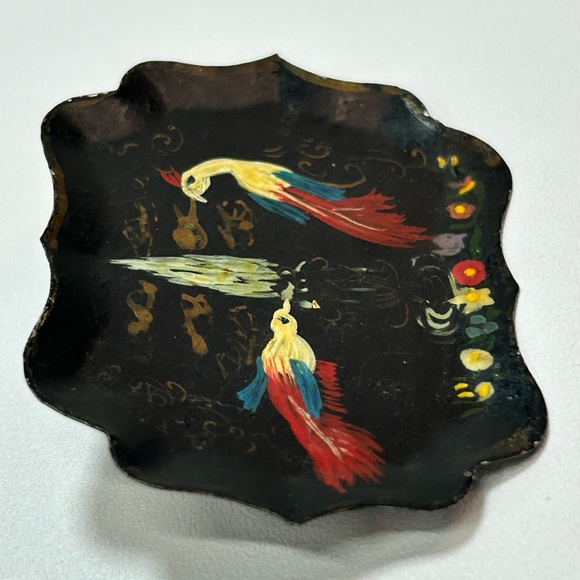 Vintage mini “tole” tray hand painted birds crane brooch pin - Picture 5 of 5
